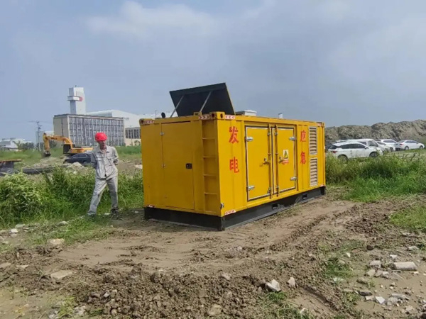 乌达200KW柴油发电机机组每小时的油耗量受哪些因素影响？
